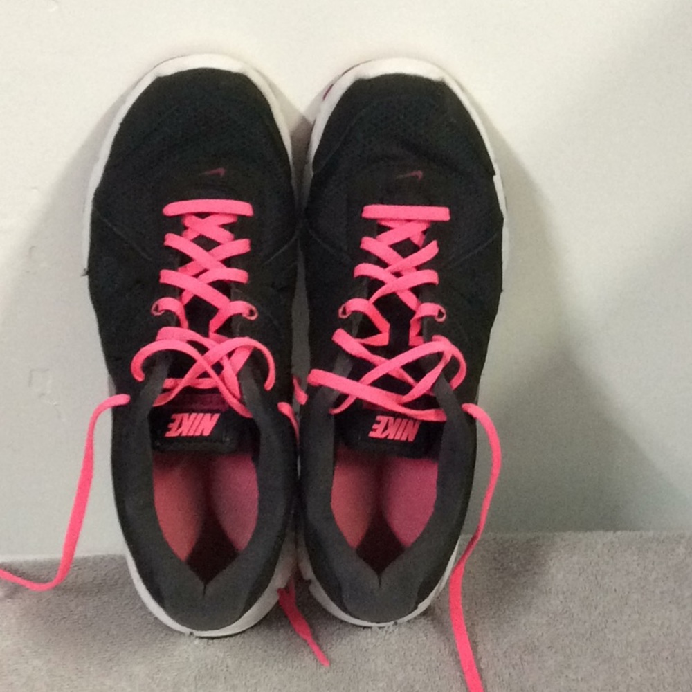 Nike cross trainers- Revolution 2